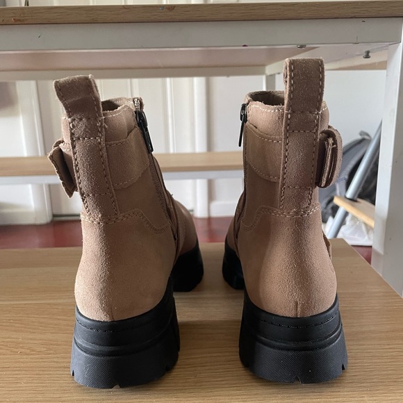Ugg boots - Picture 3 of 6